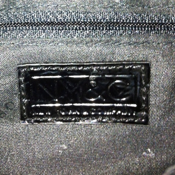 NEW YORK & CO.. BLACK ALLIGATOR CLUTCH - Picture 4 of 4