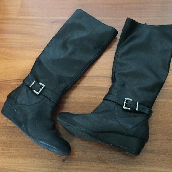 Black boots
