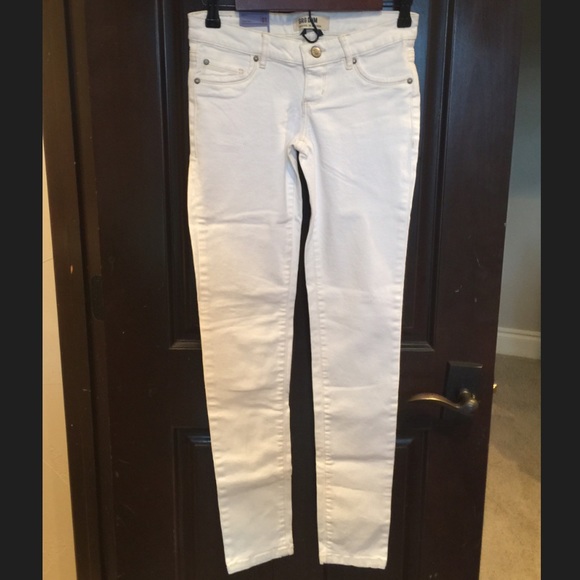 White Jegging  ($5 FOR TODAY ONLY)