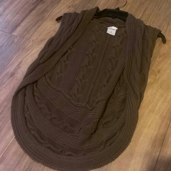 Sweater vest