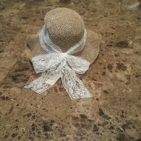 Ladies straw hat
