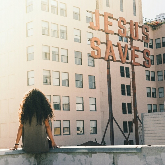 Meet your Posher, Sarah - Picture 2 of 4