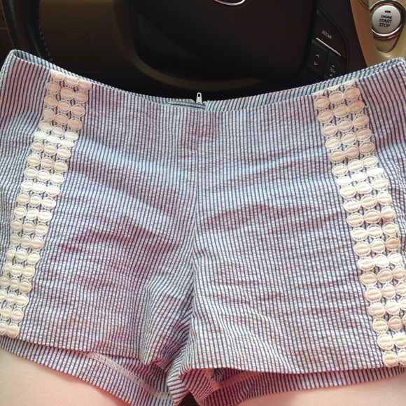 Lilly Pulitzer size 0 seersucker Liza shorts