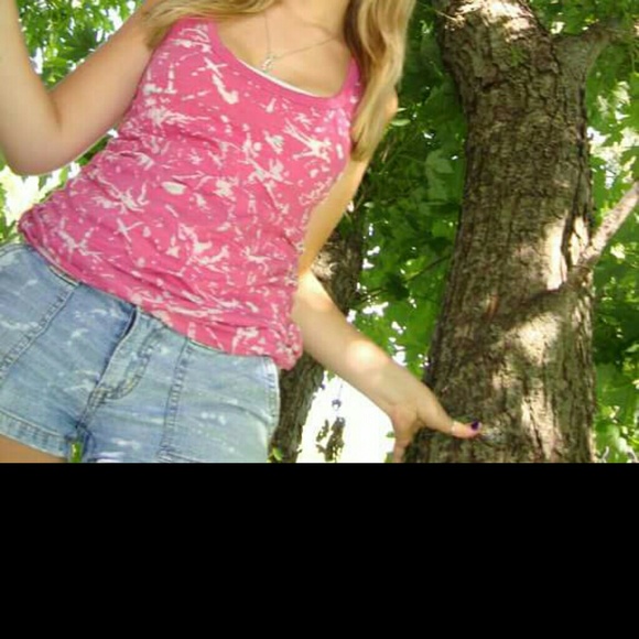Pink tank top