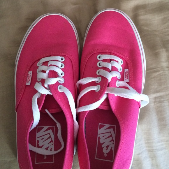 Women's size 8 pink vans