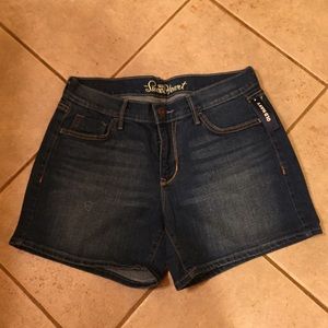 ✨NWT✨ Old Navy "The Sweetheart" Jean shorts
