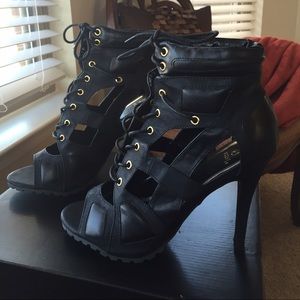 Sexy Heeled Peep-Toe Boots!!