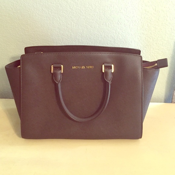 🎉SALE🎉Authentic Michael Kors Selma Large Satchel