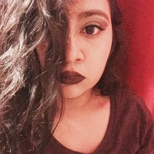 Meet your Posher, Julissa