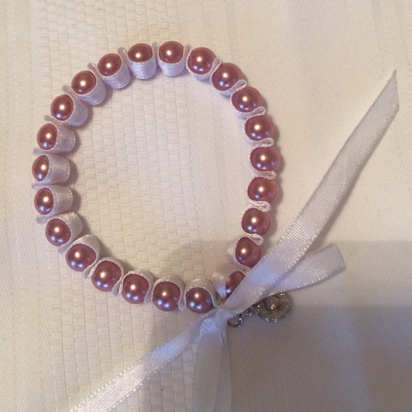 Pink pearl bracelet