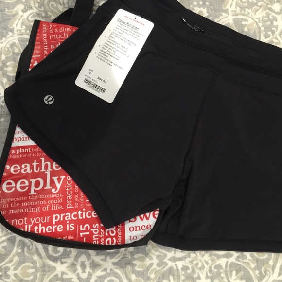 LULULEMON ATHLETICA | groovy run short