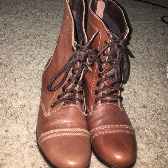 Combat boots