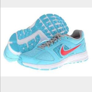 Nike Air Relentless 3s.