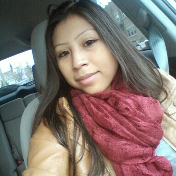 Meet your Posher, Giselle - Picture 1 of 1