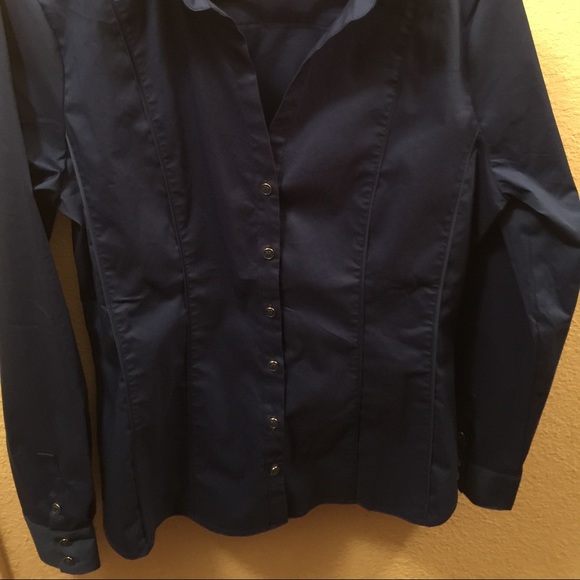 NY&CO, orgeous dressy top NWOT - Picture 2 of 4