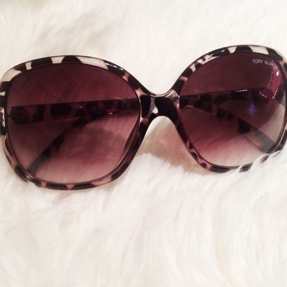 Tory Burch Excellent Condition Sunglasses!!
