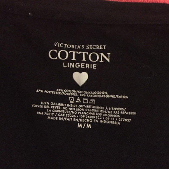 Victoria's Secret t-shirt - Picture 3 of 3
