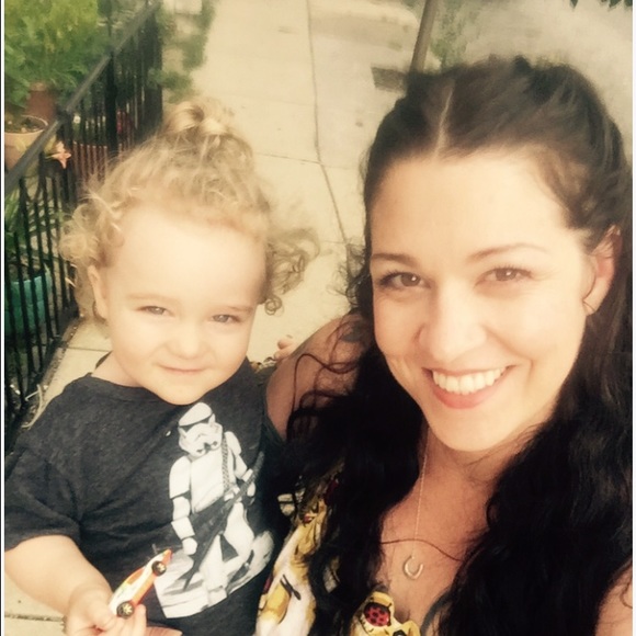 Meet your Posher, Melissa - Picture 2 of 3