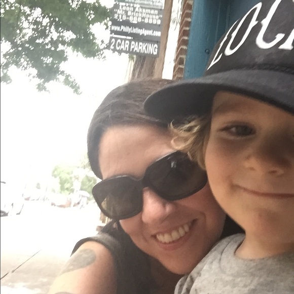 Meet your Posher, Melissa - Picture 3 of 3