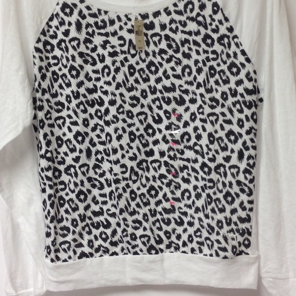 VS Pink leopard print tee NWT - Picture 2 of 3