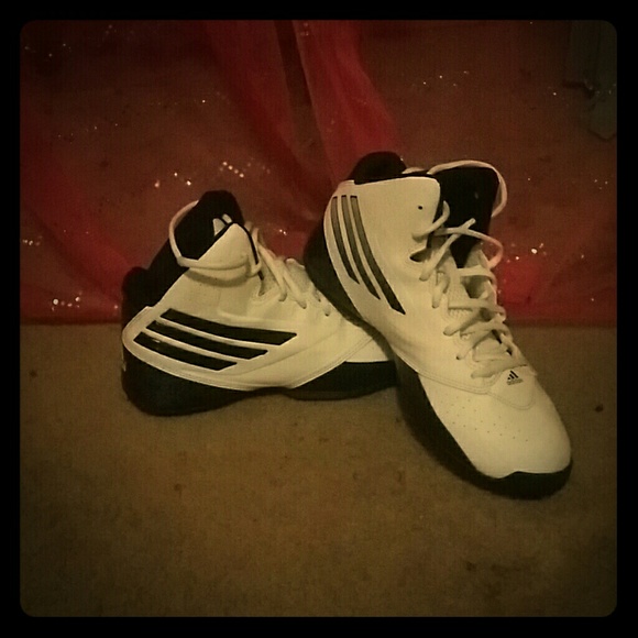 8 adidas - Picture 1 of 1