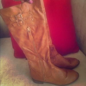 Bucco sz 10 cognac boots