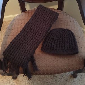Reebok scarf and hat set