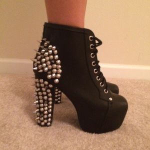 Jeffrey Campbell spiked litas size 7