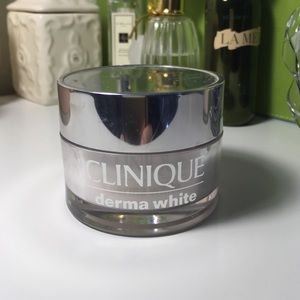 Clinique derma white loose powder