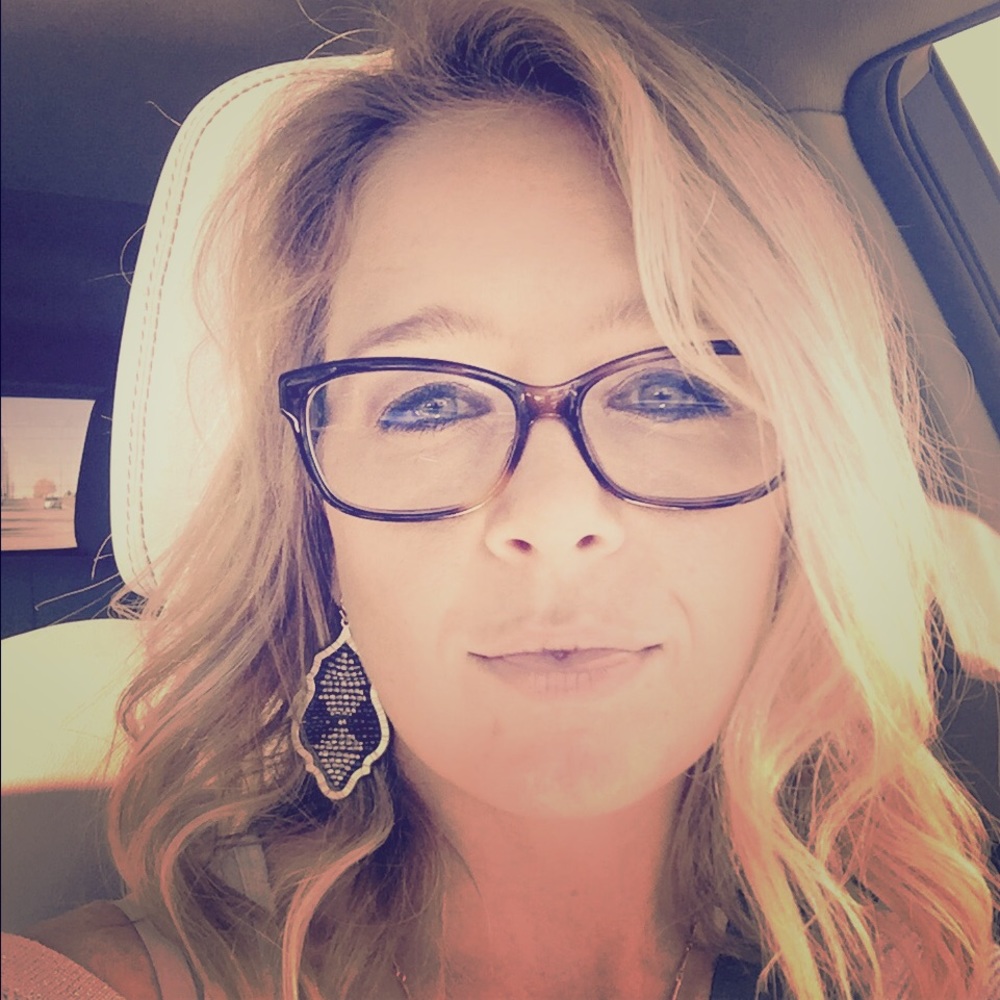 Meet your Posher, Corie
