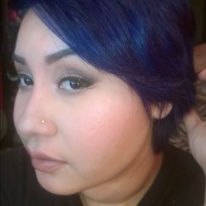 Meet your Posher, Elaine