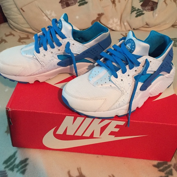 Youth size 7 Hurraches . White/blue speckled . - Picture 3 of 4