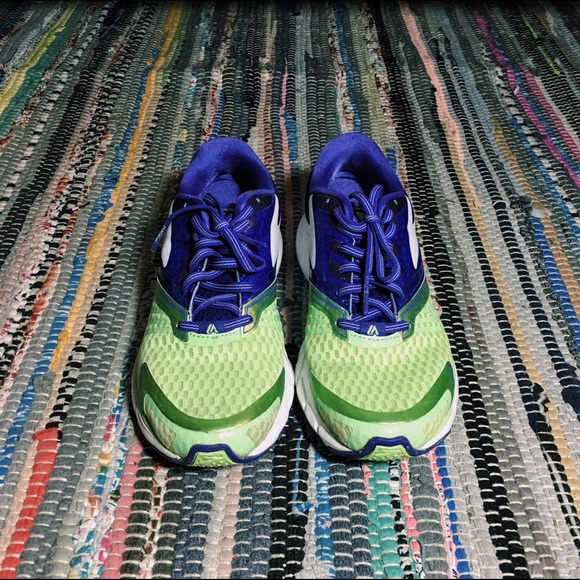 Brooks Running Shoes, Size 7