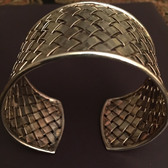 Silver tone cuff bangle - Picture 2 of 3