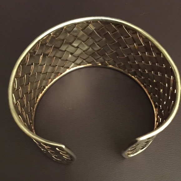 Silver tone cuff bangle - Picture 3 of 3