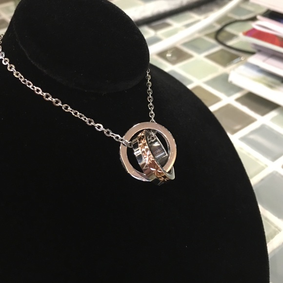 Trinity Necklace - Picture 1 of 3