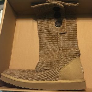 woven UGG boots size 10