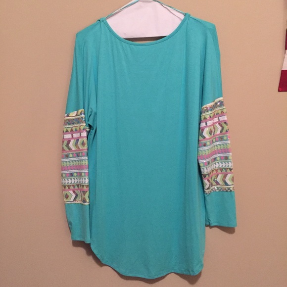Long sleeve top with sequins - Picture 2 of 3