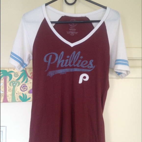Tops - Phillies tee