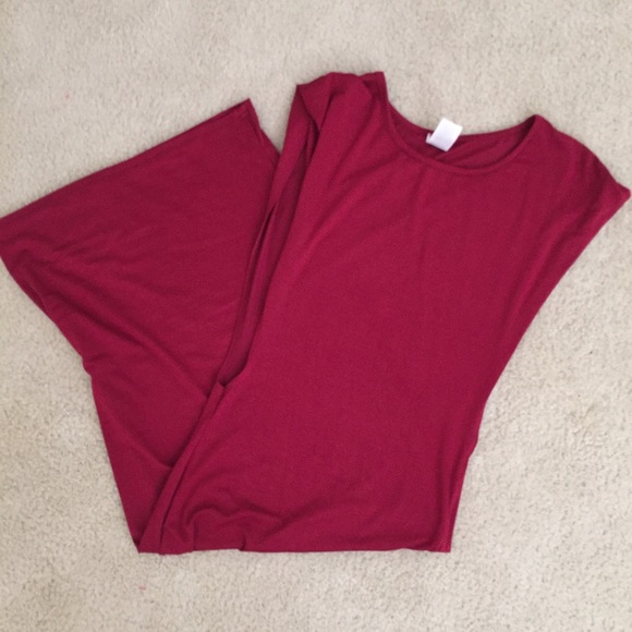 Burgundy open side dress💋 - Picture 2 of 4