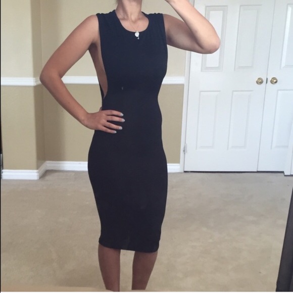 Burgundy open side dress💋 - Picture 3 of 4