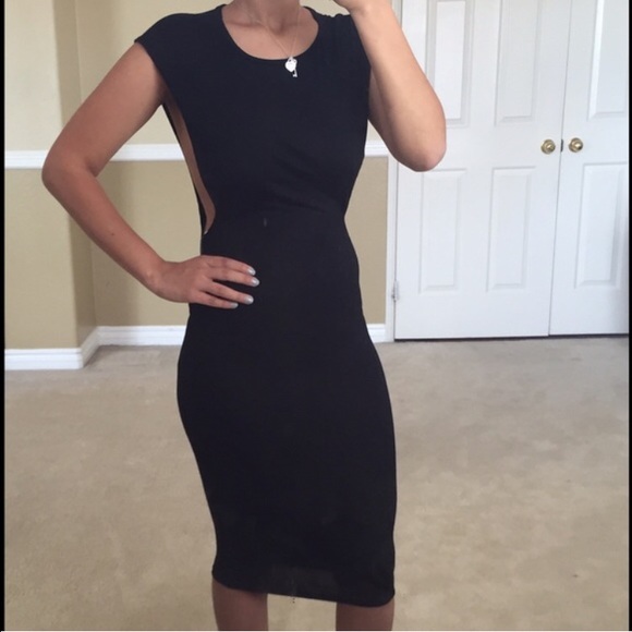 Burgundy open side dress💋 - Picture 4 of 4