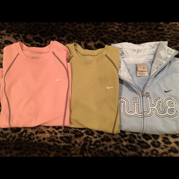 *SOLD* bundled Nike long sleeves and zip up