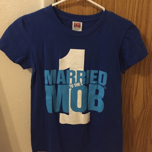 Married to the Mob size Woman's small shirt