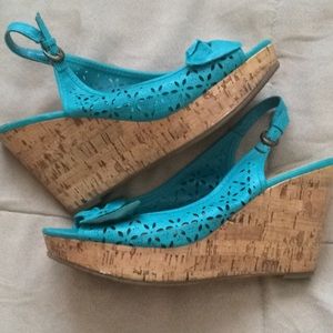 APT 9 Turquoise Wedges