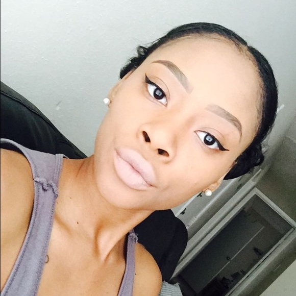 Meet your Posher, Idora - Picture 2 of 4