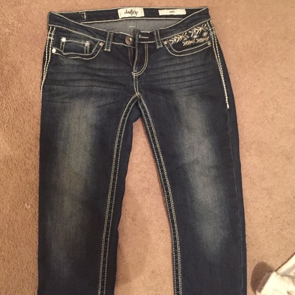 Day trip (bought from the buckle) capris