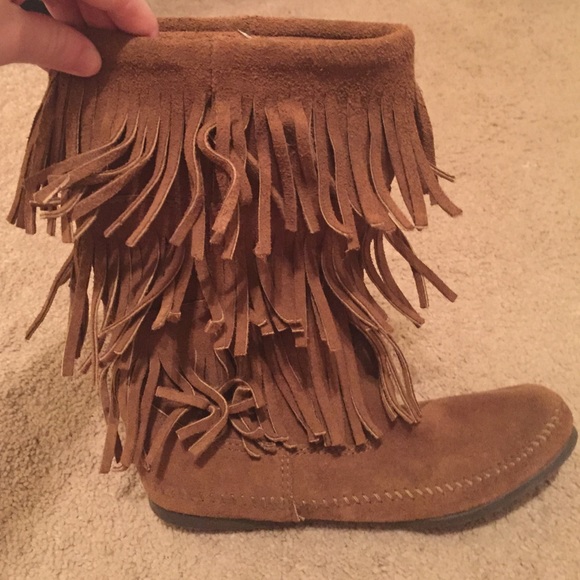 Fringe boots