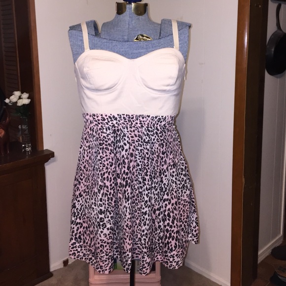 Medium Pink Leopard Kardashian Kollection dress