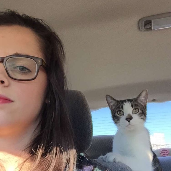 Meet your Posher, Alyssa - Picture 3 of 3